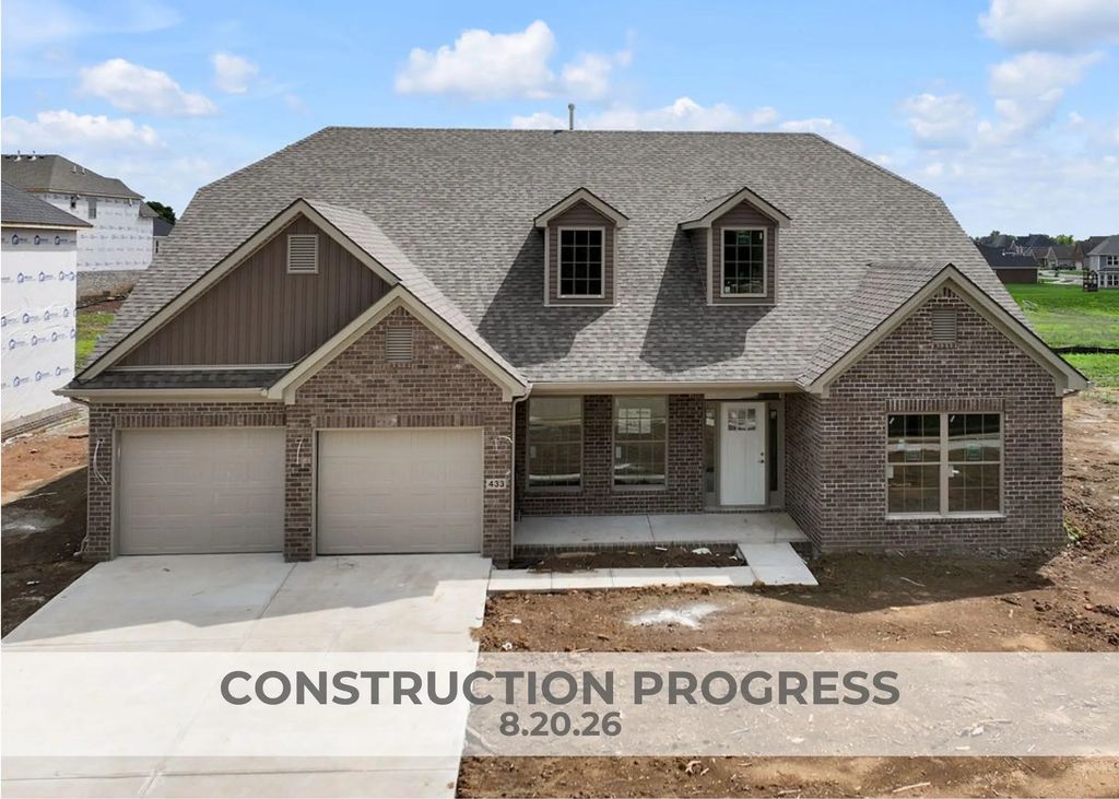 433 Sandalwood Park, Versailles