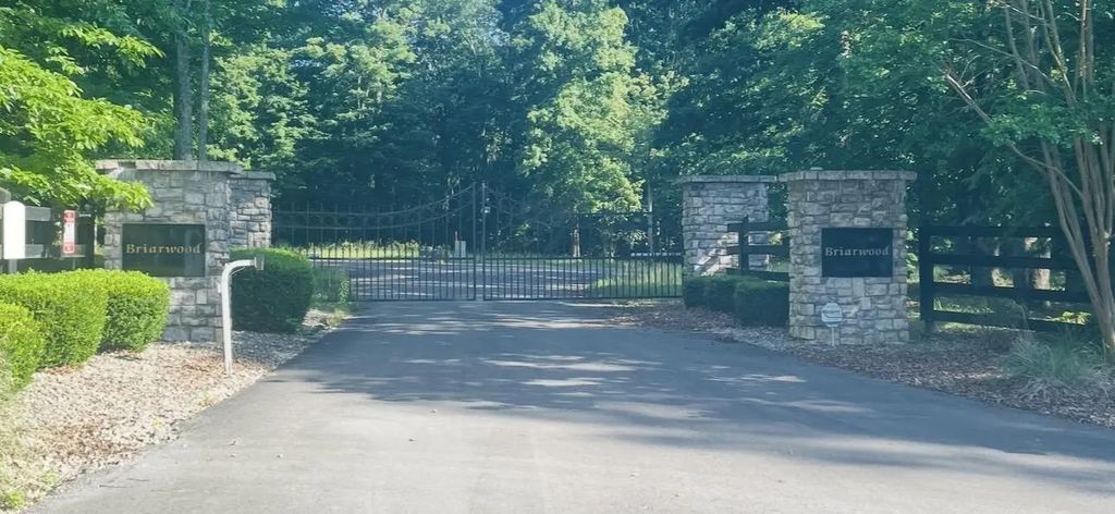 Lot 8  Village Ct. (briarwood Sub.), Russell Springs