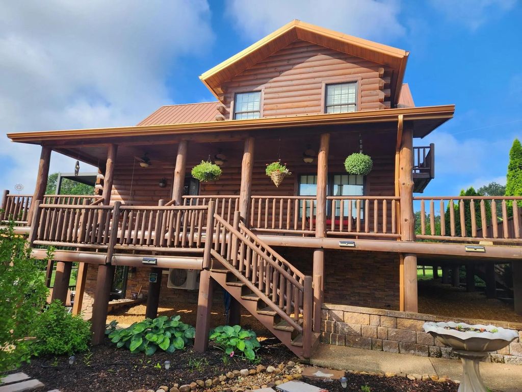 484 Blue Springs Boulevard, Cadiz