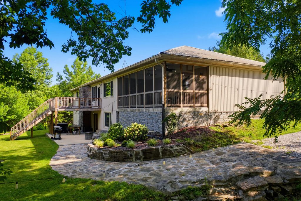 2250 Willisburg Lane, Lawrenceburg