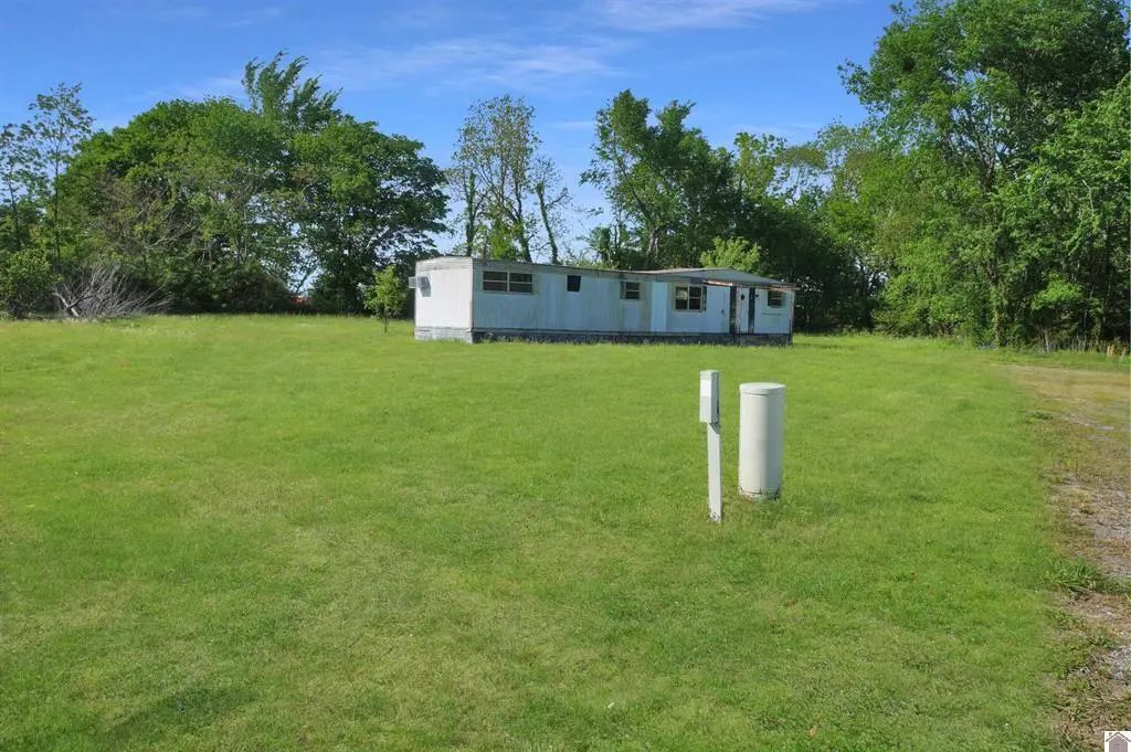 222 Almo Road, Almo