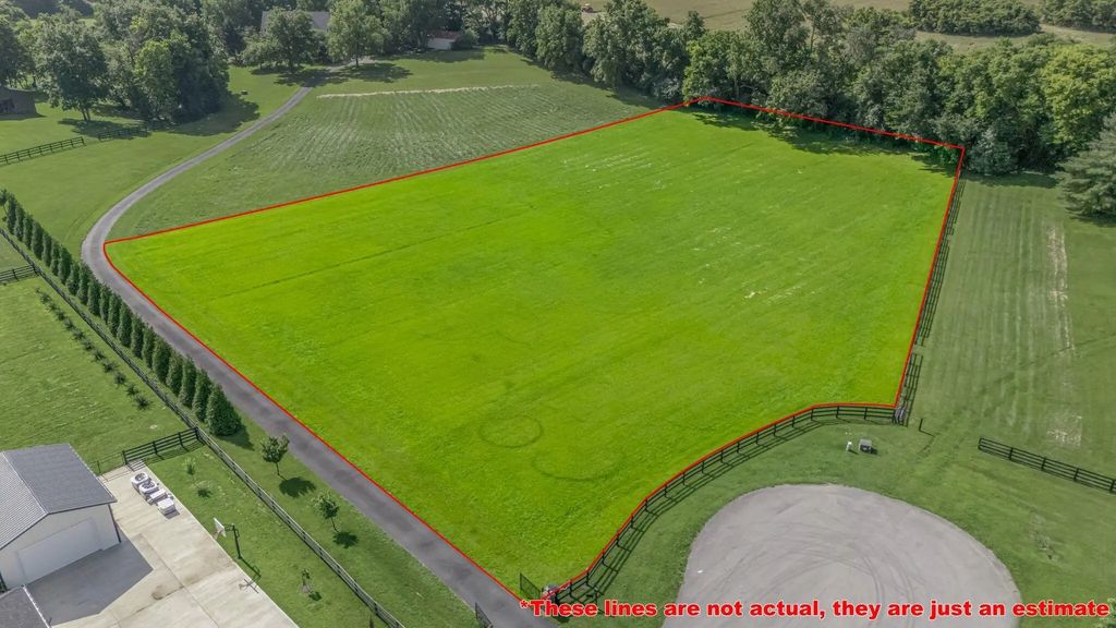 515 Woodridge Drive, Lancaster