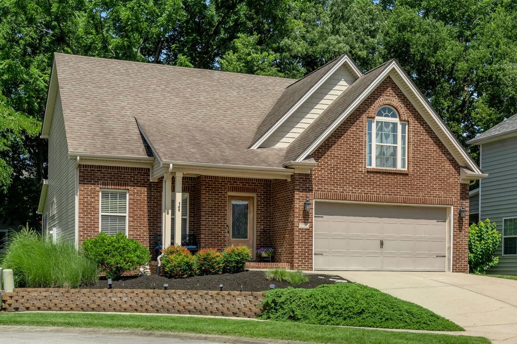 3717 Saint Andrews Walk, Lexington