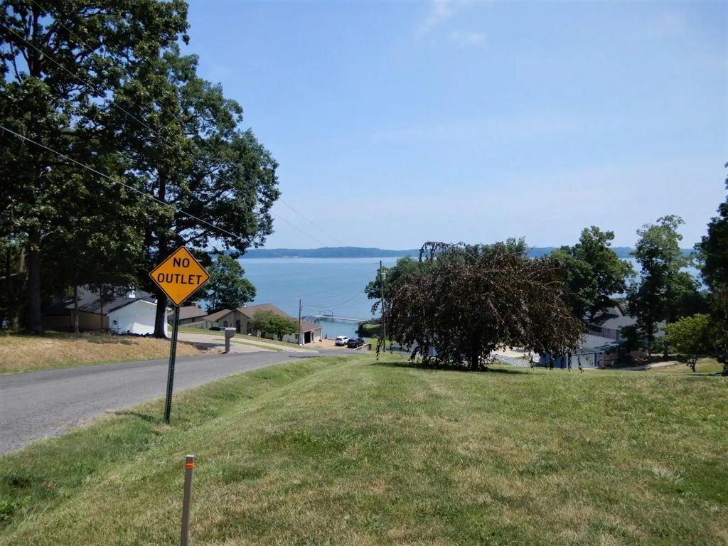 27 Paradise Point, Gilbertsville