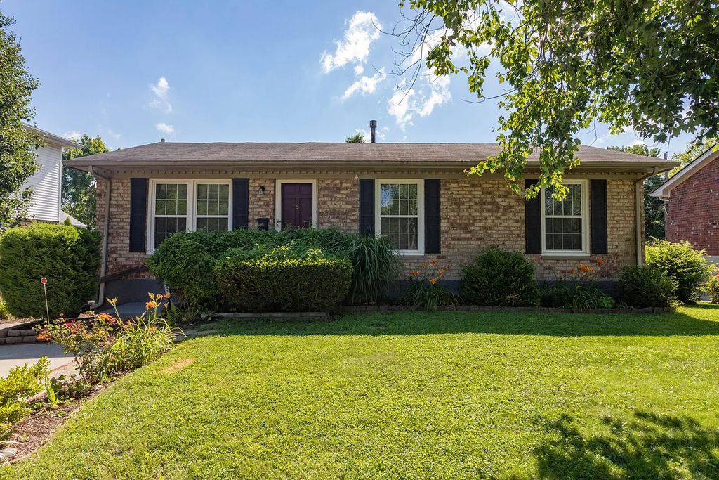 3516 Camelot Drive, Lexington