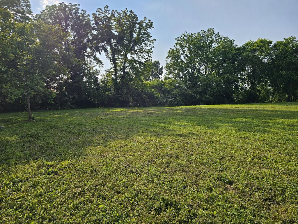 L9 Amber Lane, Hustonville