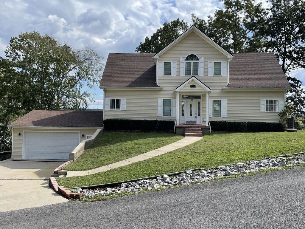 582 Riverview Trail, Cadiz