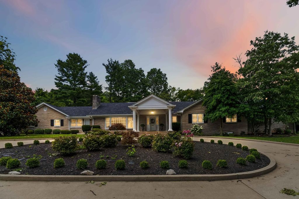 145 Woodland Drive, Somerset