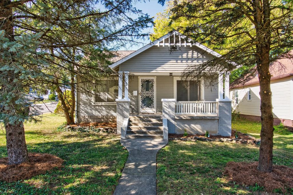 1401 N Limestone, Lexington