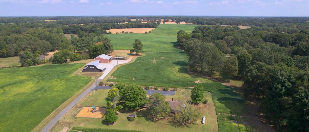 7146 Kirksey Highway, Benton
