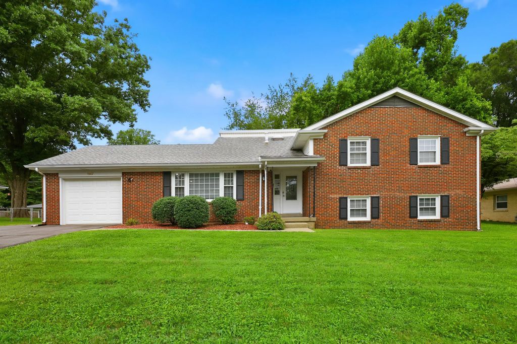 1147 Athenia Drive, Lexington