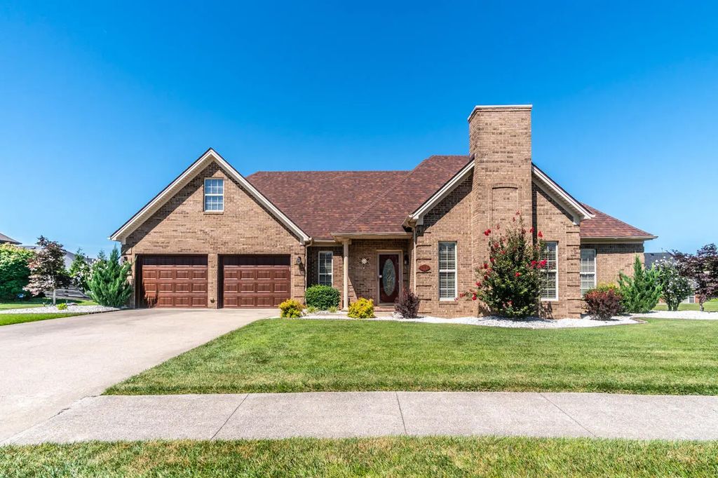 114 Castlewood Drive, Richmond