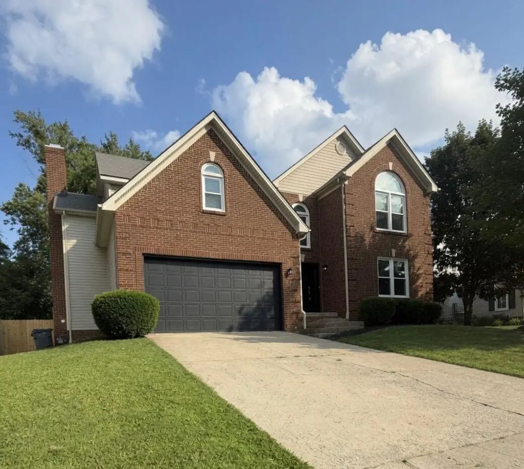 712 Maple Ridge Lane, Lexington