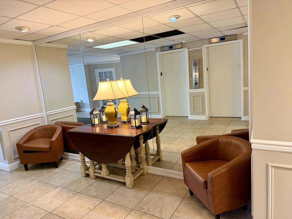 342 Waller Avenue 4b, Lexington