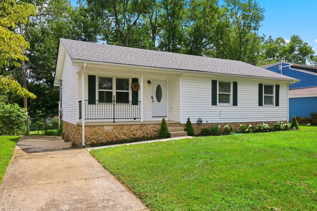 1137 Wood Ridge Road, Lexington