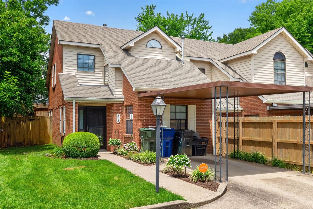 323 Santa Fe Court, Lexington