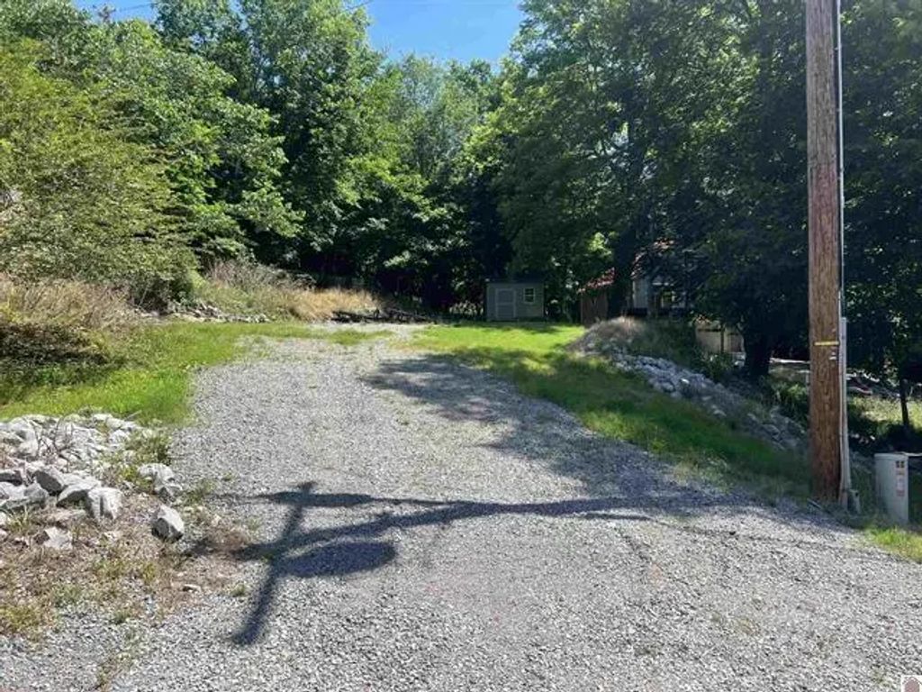 73 Lakeshore Drive, Eddyville