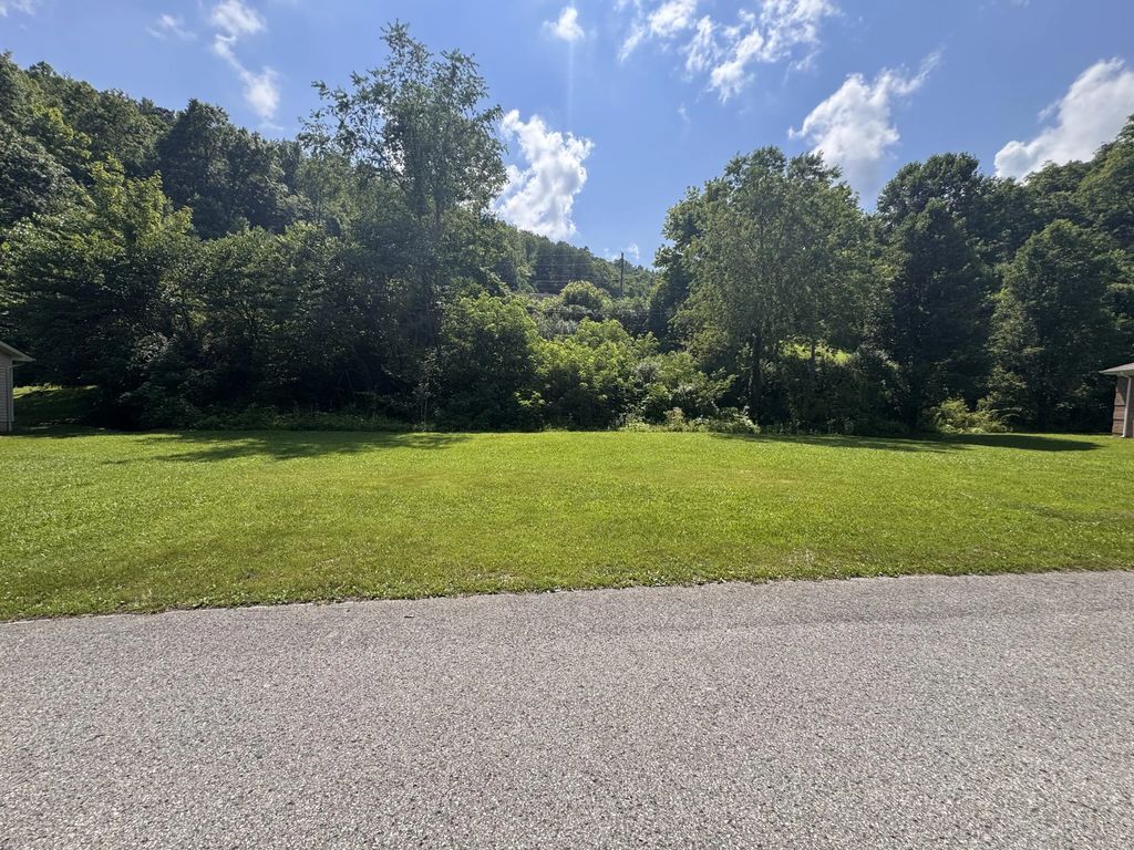 111 Stoney Brook Dr, Van Lear