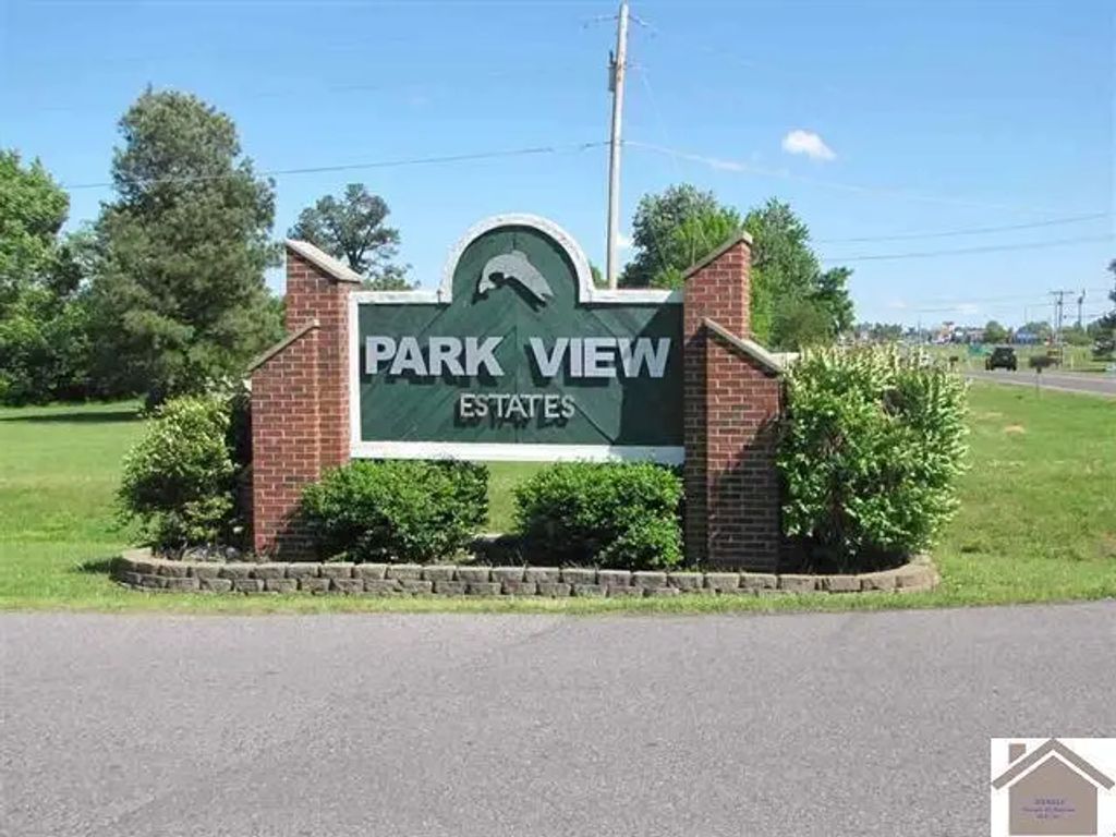 220 Deerfield Circle, Benton