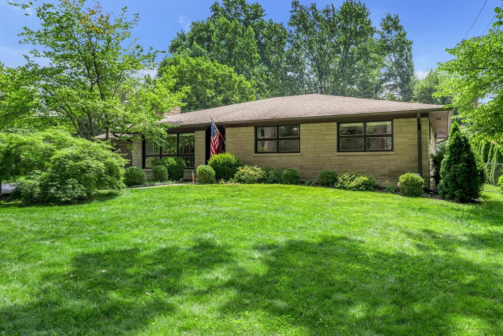 1894 Parkers Mill Road, Lexington