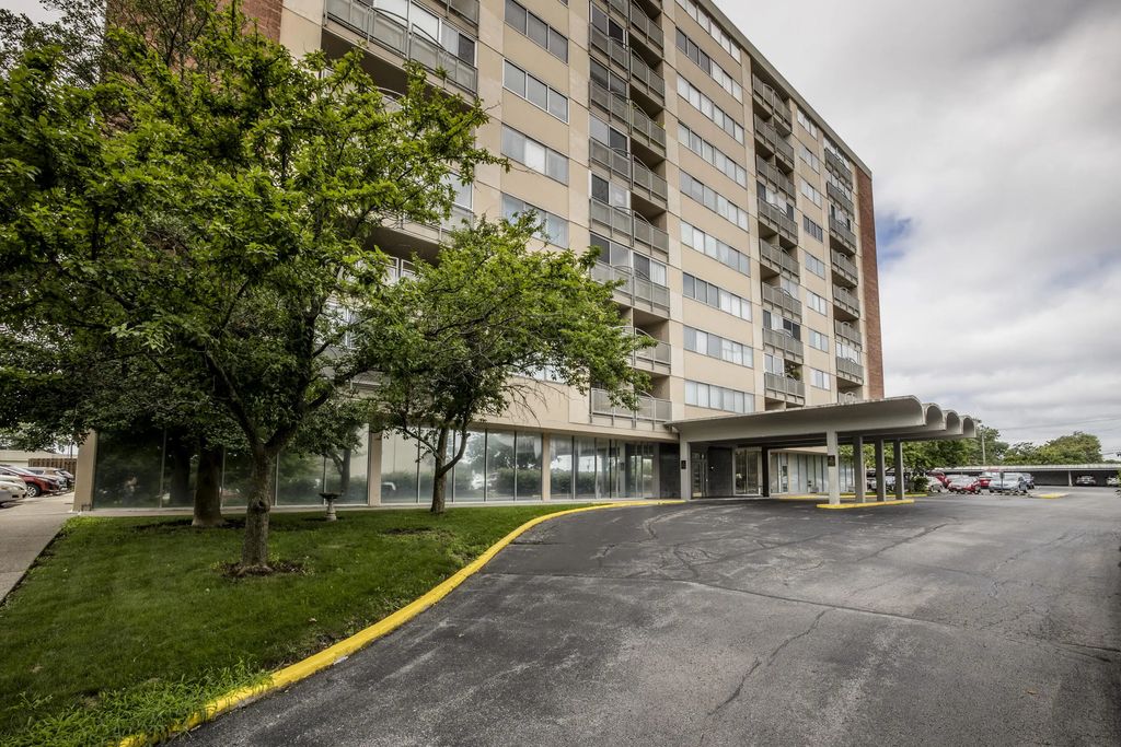2121 Nicholasville Road 205, Lexington