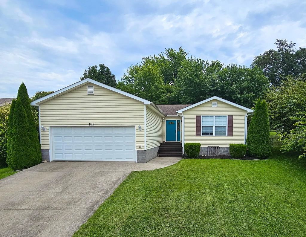 102 Fox Chase, Danville