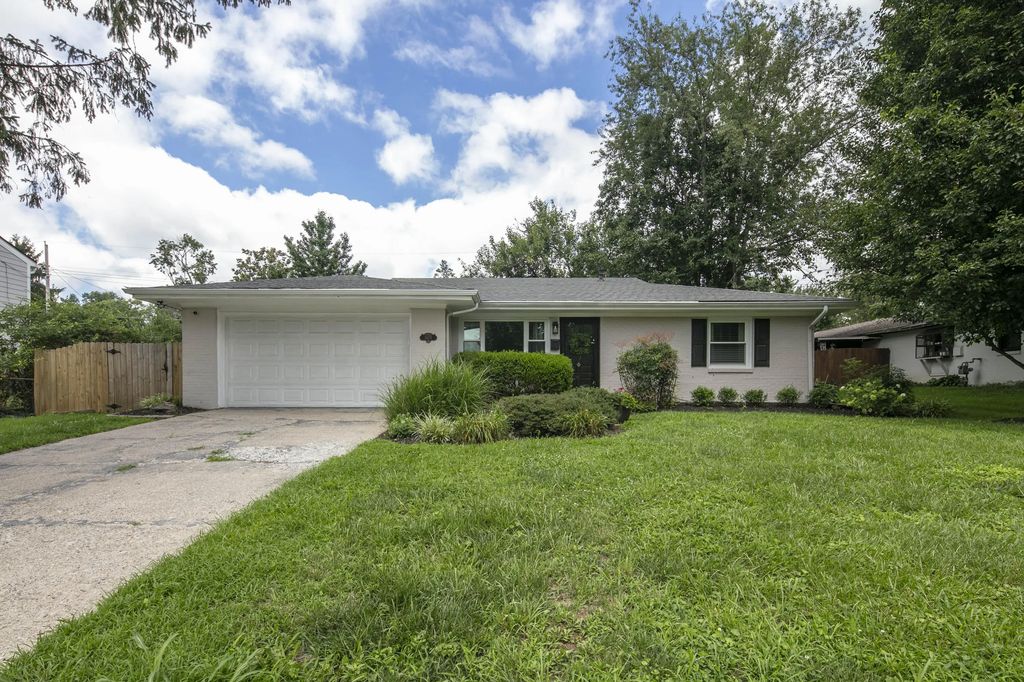 3475 Greentree Road, Lexington