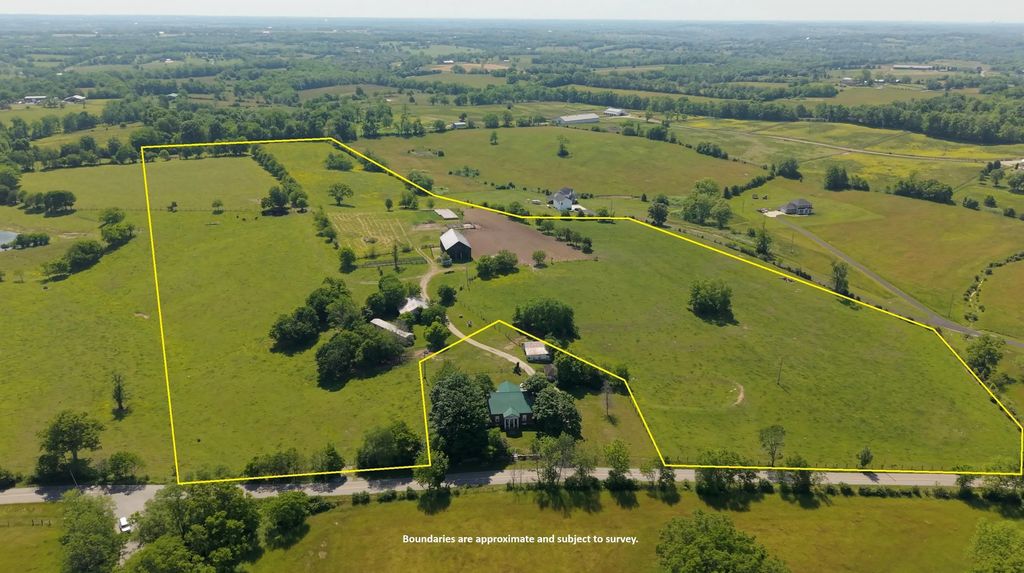 6236 Mccowans Ferry Road, Versailles