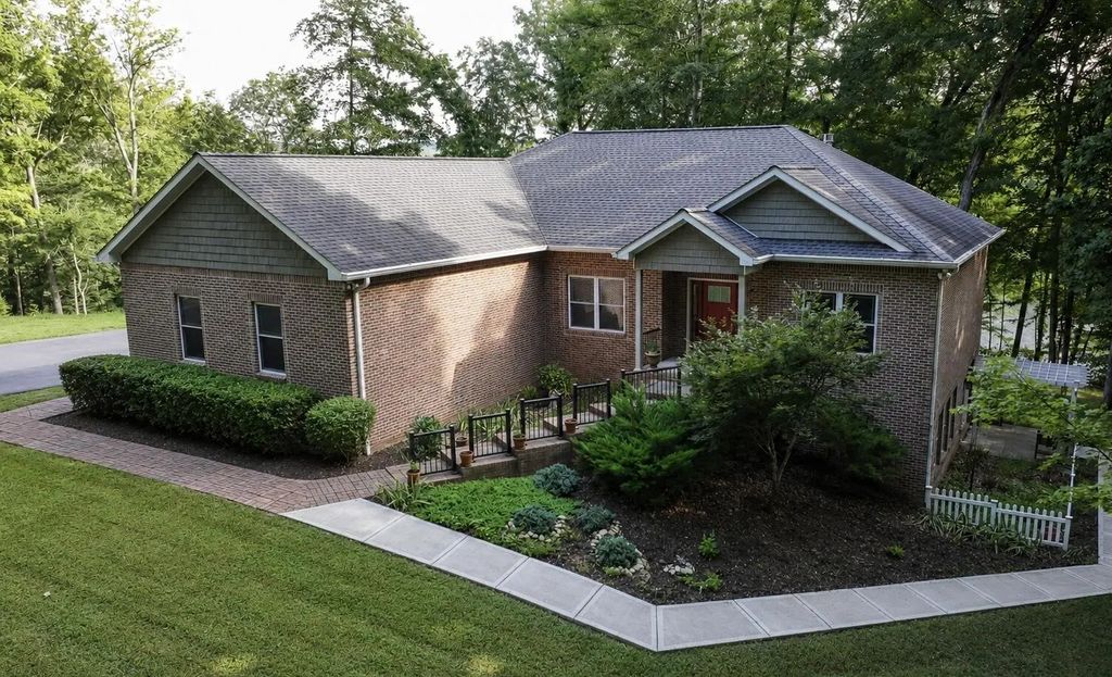 172 Periwinkle Hill Road, Cadiz
