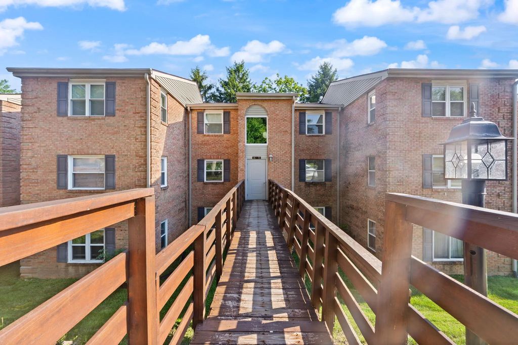 421 Redding Road 51, Lexington