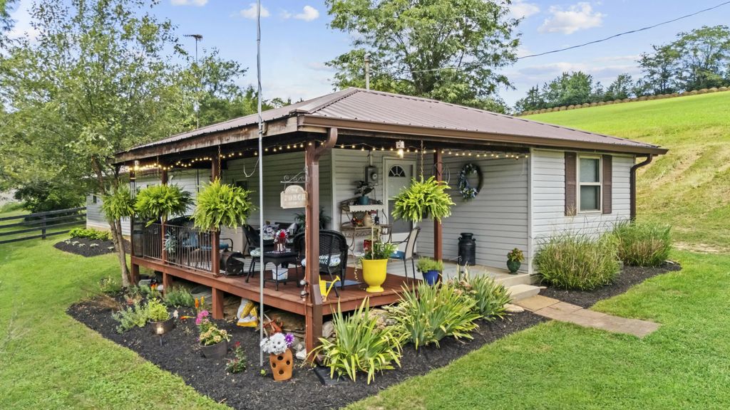 7055 Maysville Road, Carlisle