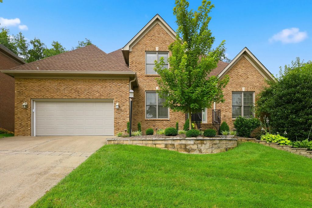 3716 N Park Ridge Lane, Lexington