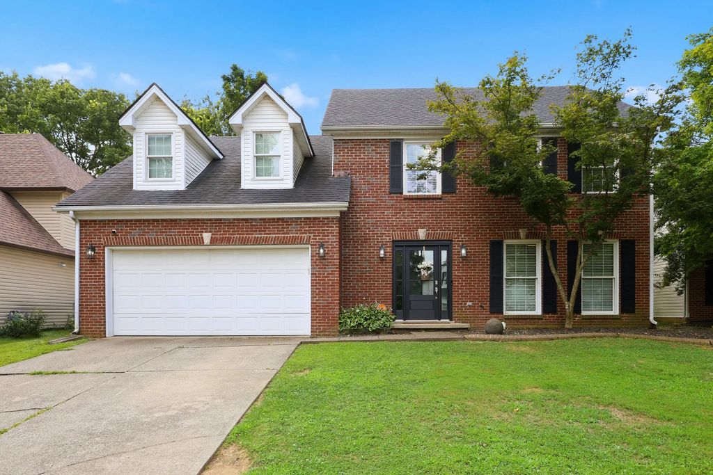 805 Willow Oak Circle, Lexington