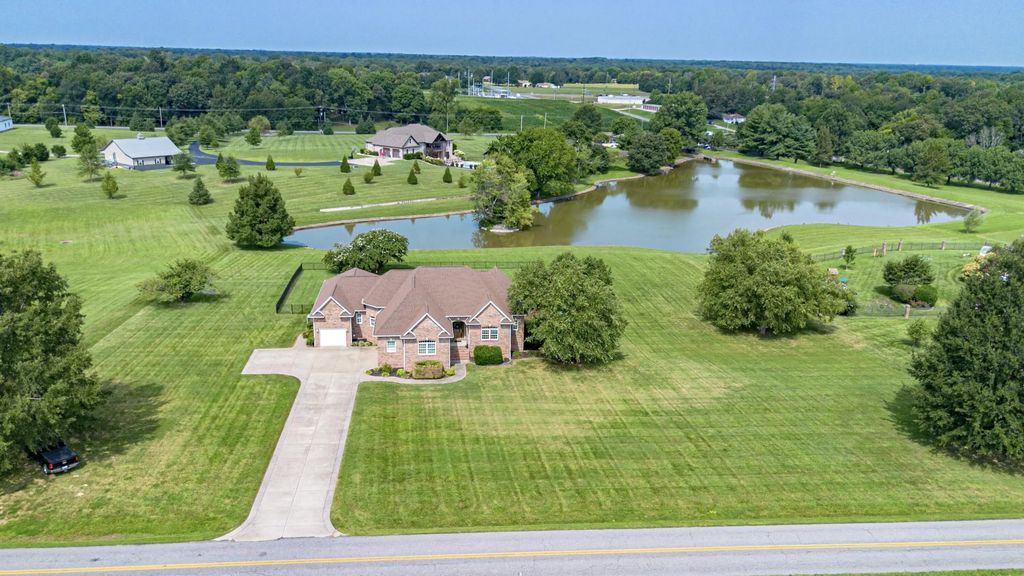2427 S Friendship Road, Paducah
