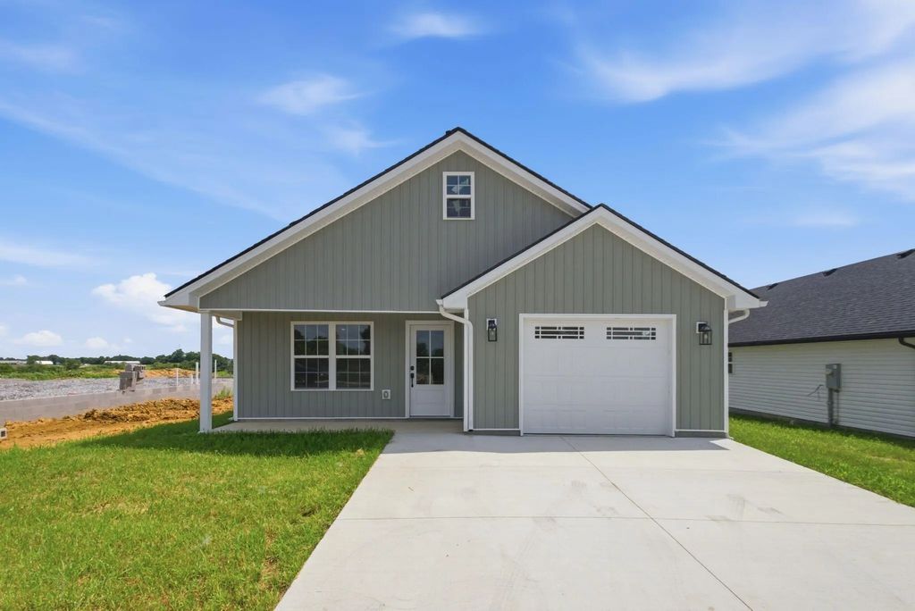 186 Charles Carr Drive, Harrodsburg