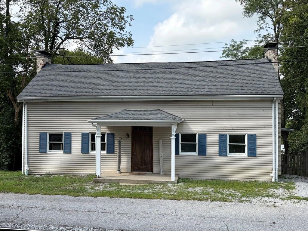 212 W Main Street, Midway