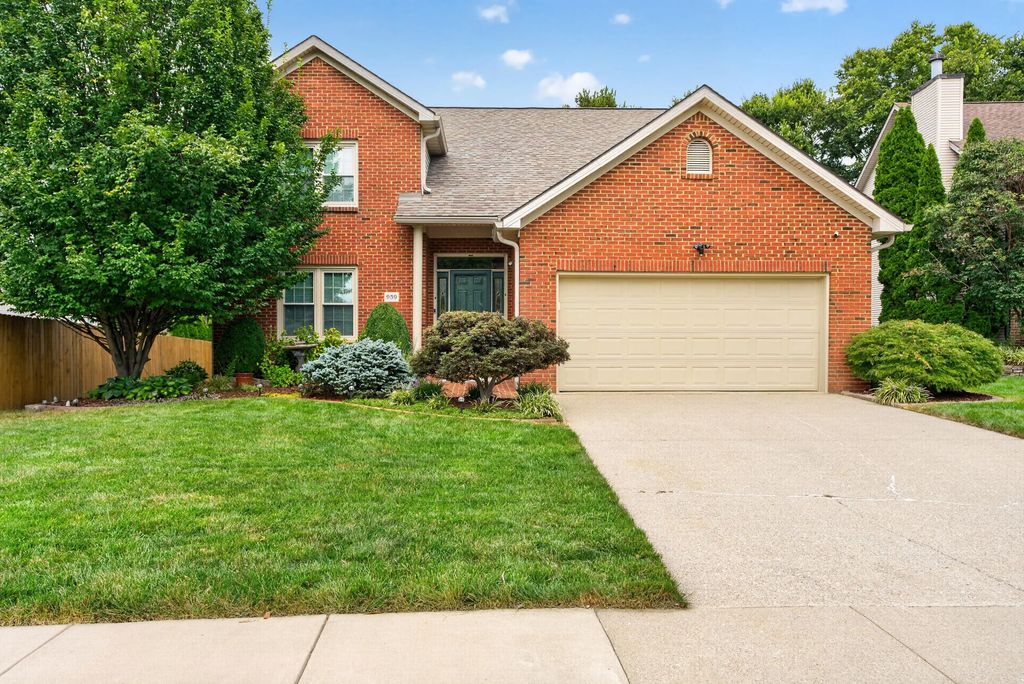 959 Forest Lake Drive, Lexington