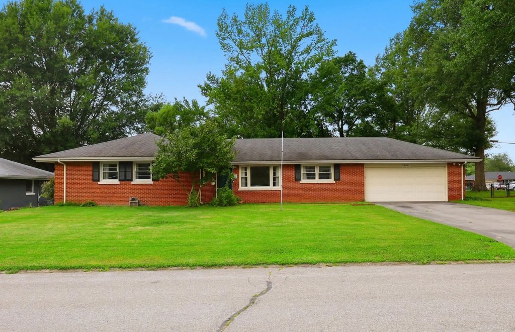 1600 Atlanta Drive, Lexington
