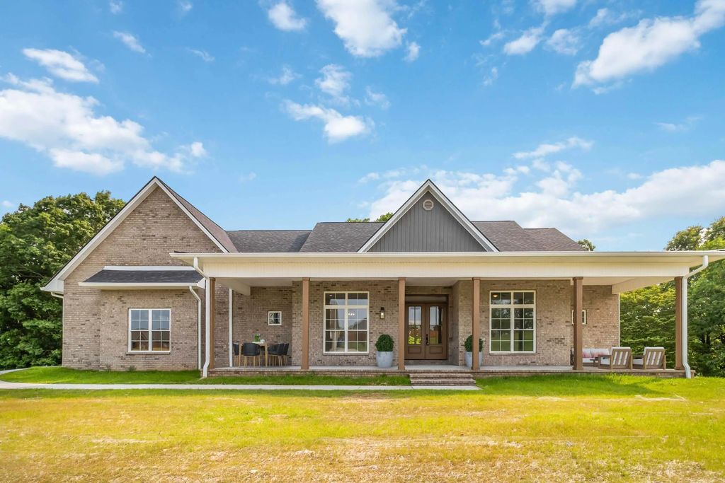370 Splendor View Drive, Somerset