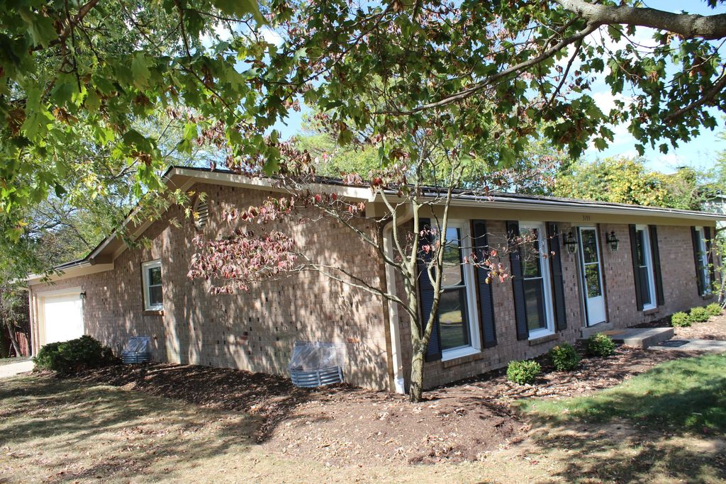 3193 Carriage Lane, Lexington