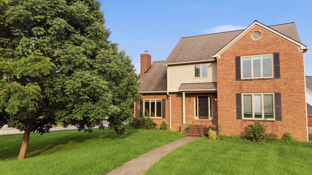 1116 Shagbark Lane, Lexington