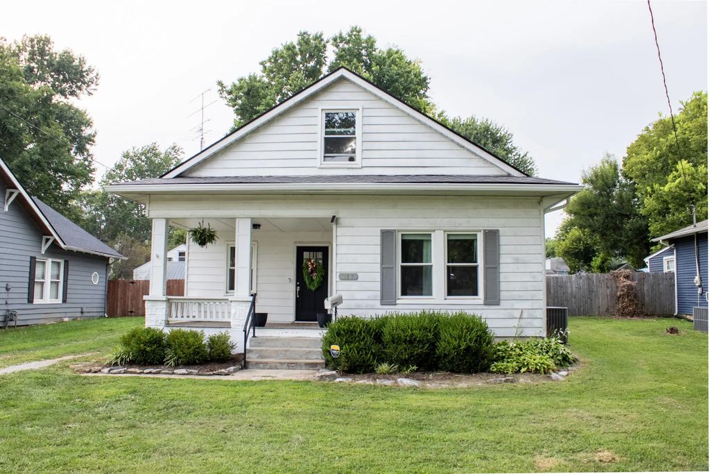 317 Douglas Avenue, Versailles