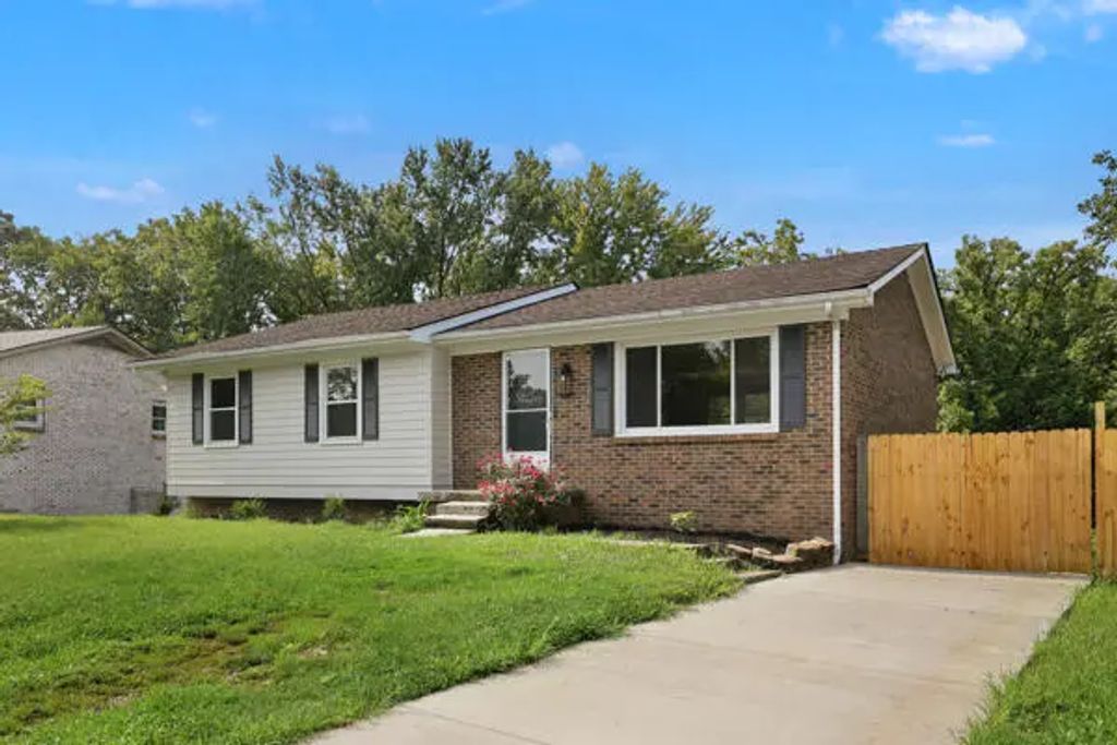 1304 Canonero Drive, Lexington