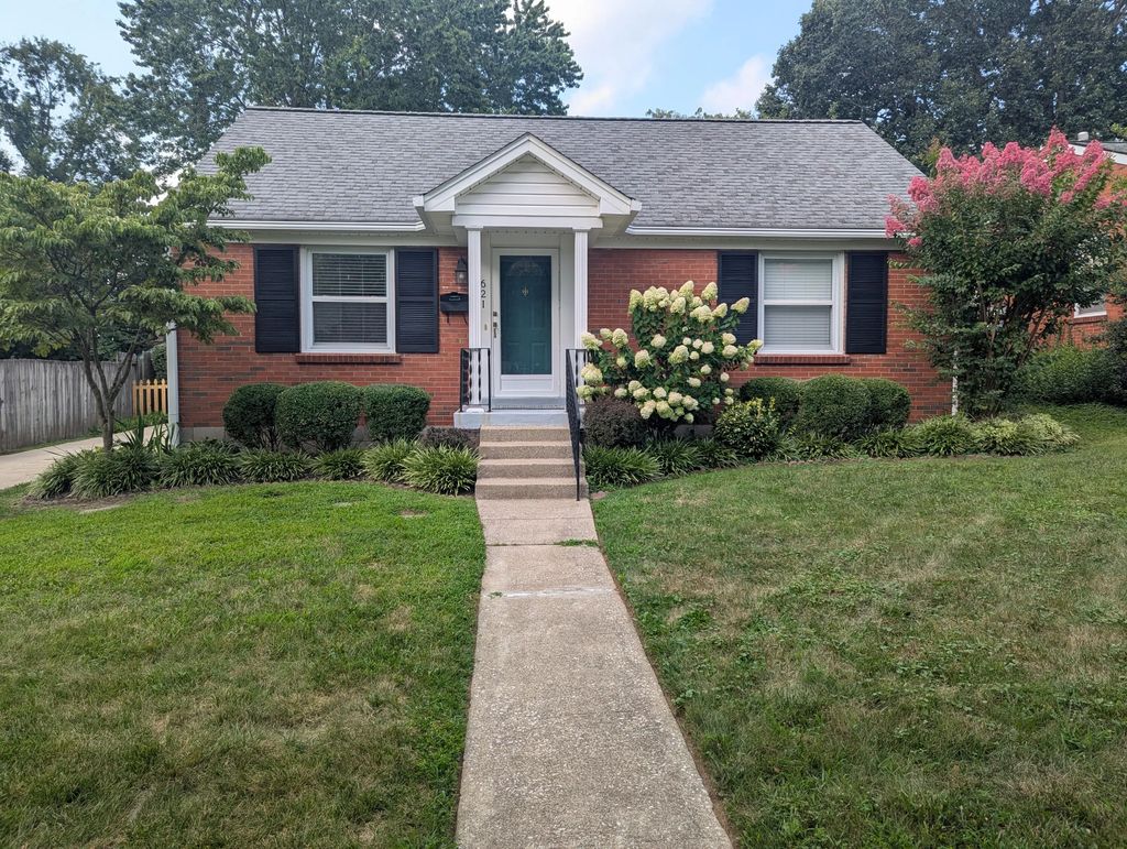 621 Cardinal Lane, Lexington