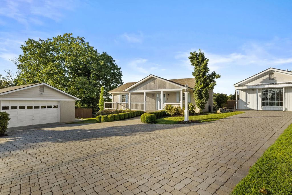 549 Ashley Camp Road, Harrodsburg
