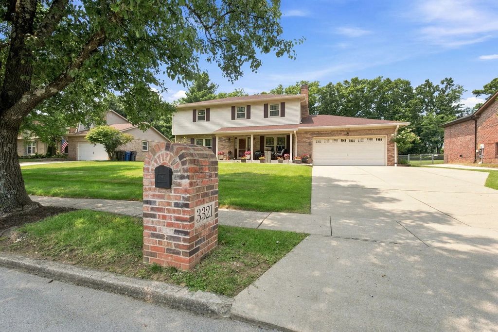 3321 Carriage Lane, Lexington