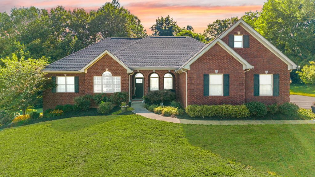 332 Bridle Run, Somerset
