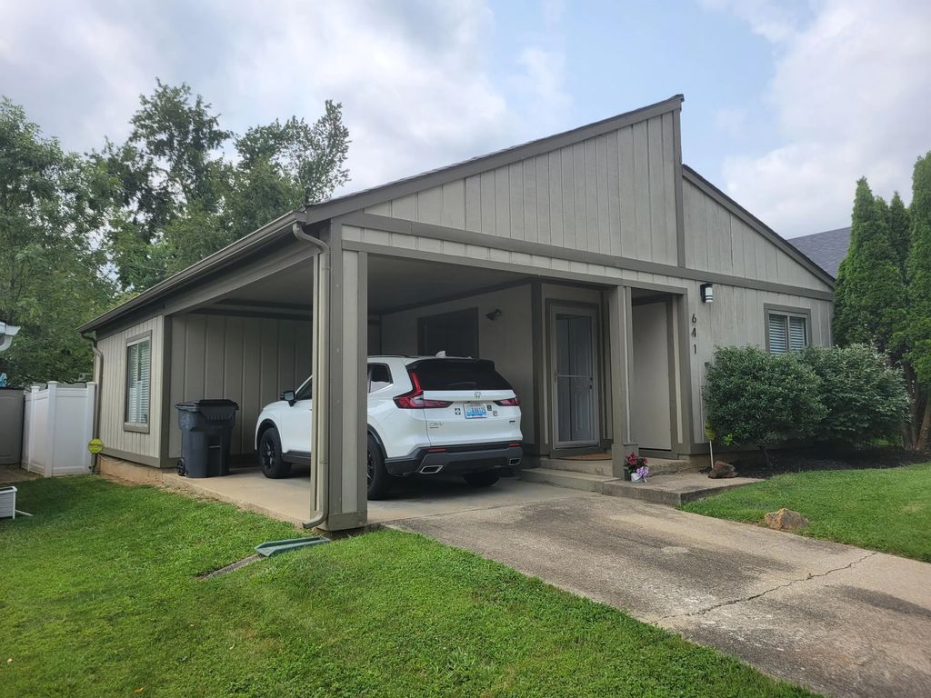 641 Hidden Point Drive, Lexington