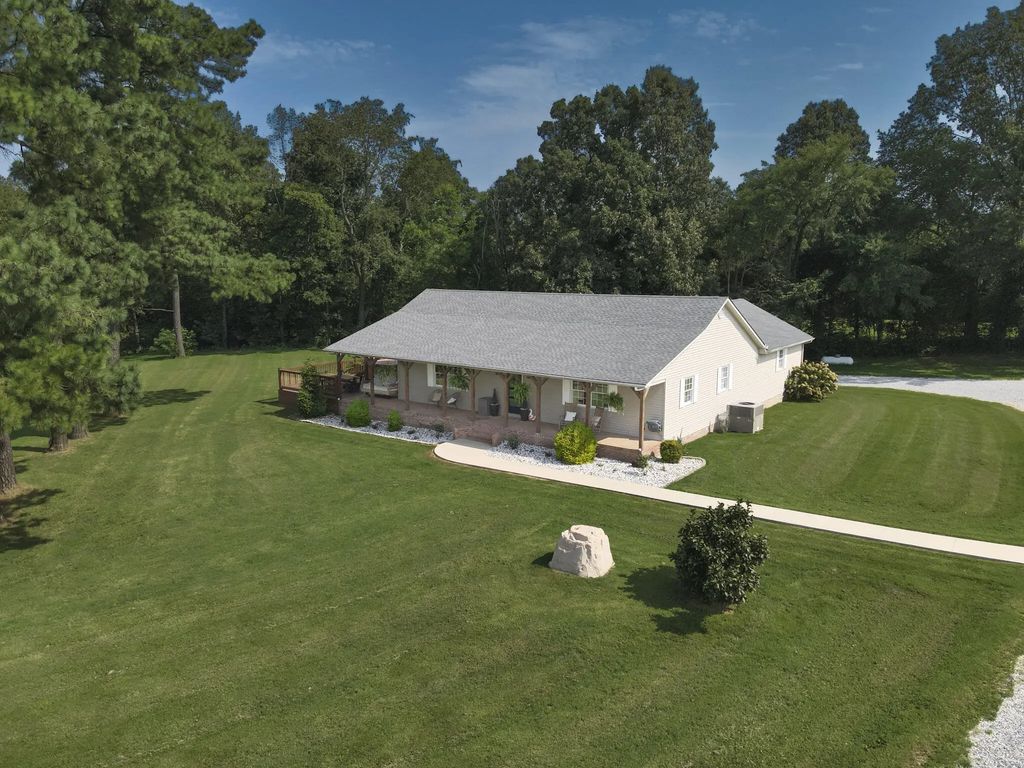 214 Boone Hill Road, Benton