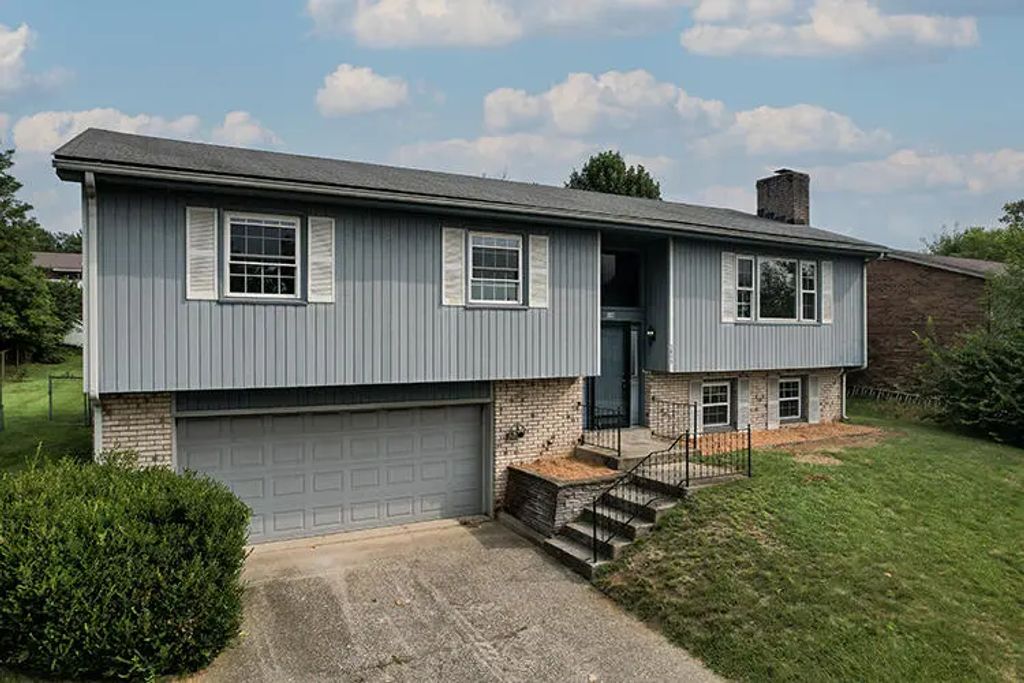 3805 Merridew Way, Lexington